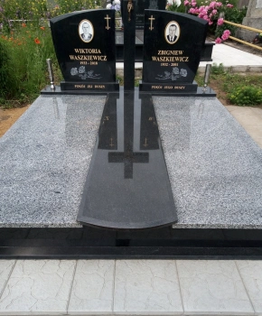 Памятник двойной 133